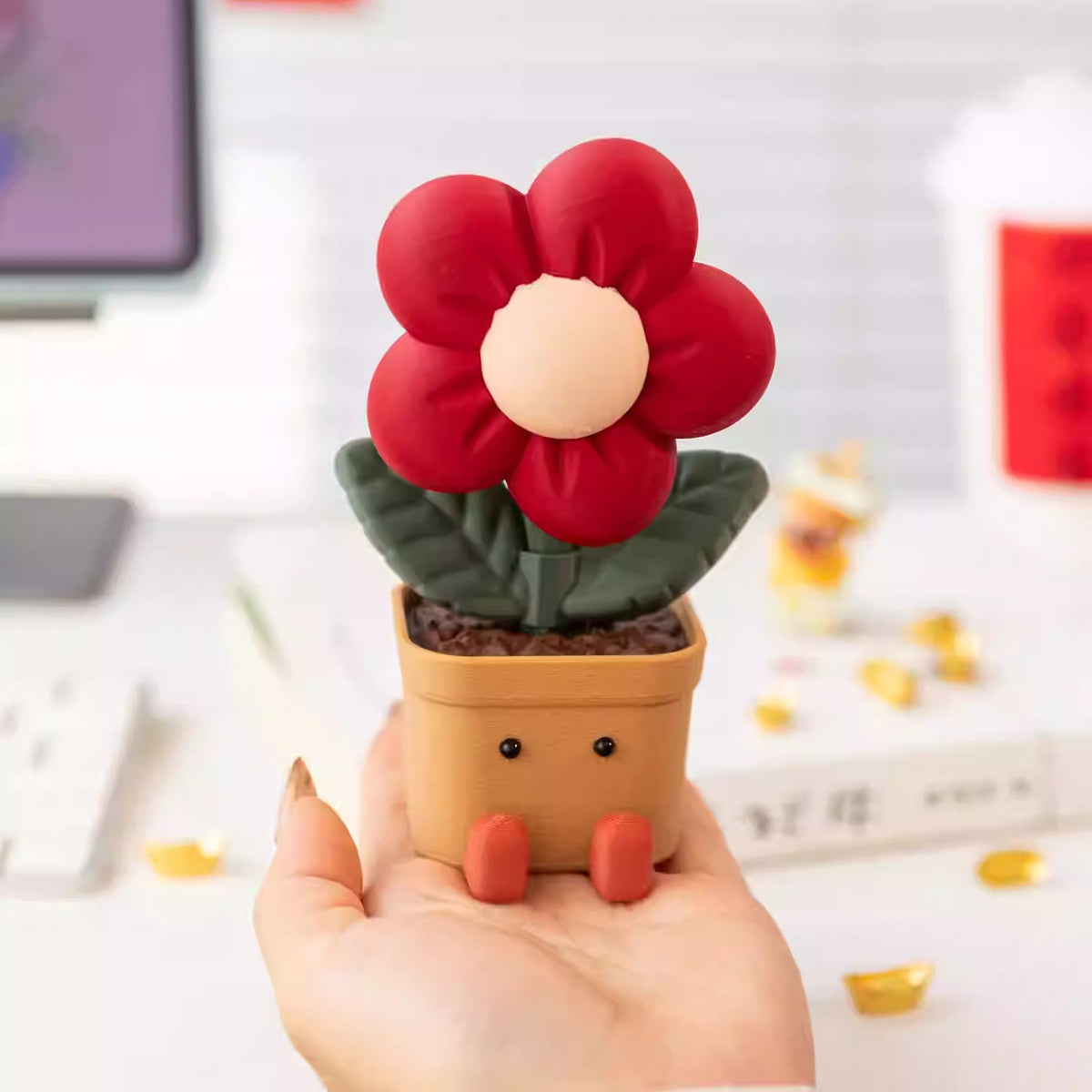 Kinetic Rotating Flower Desktop Ornament