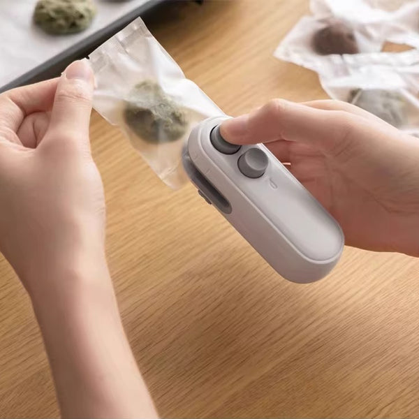 2-in-1 Portable Mini Snack Bag Sealer