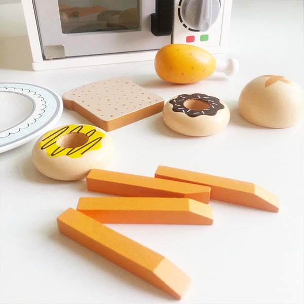 Little Chef’s Wooden Play Microwave & Snack Set