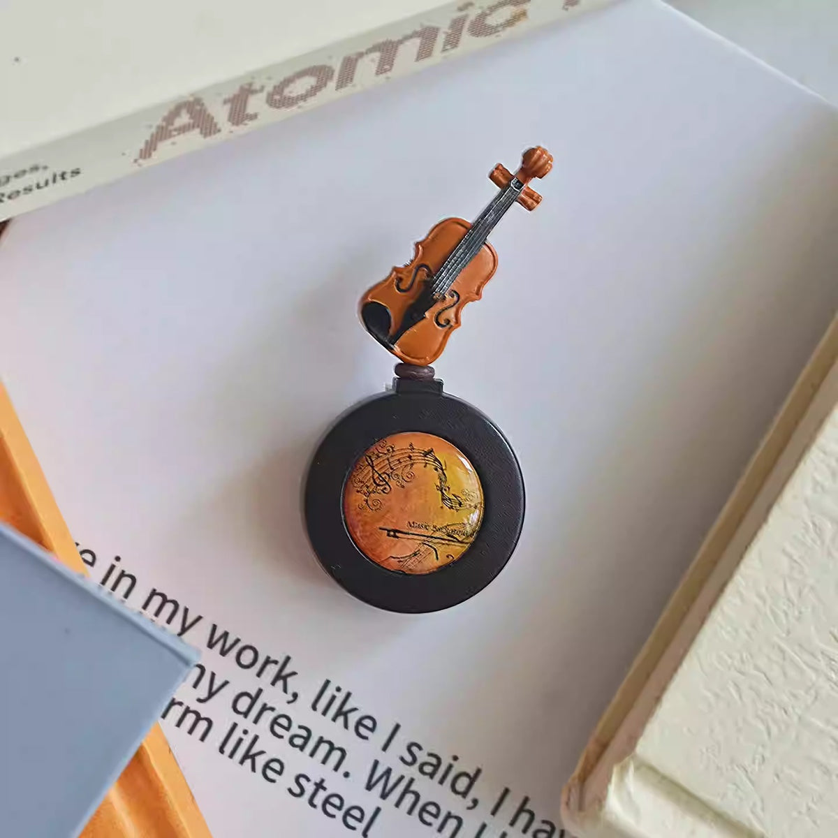 Retractable Violin Musical Bookmark