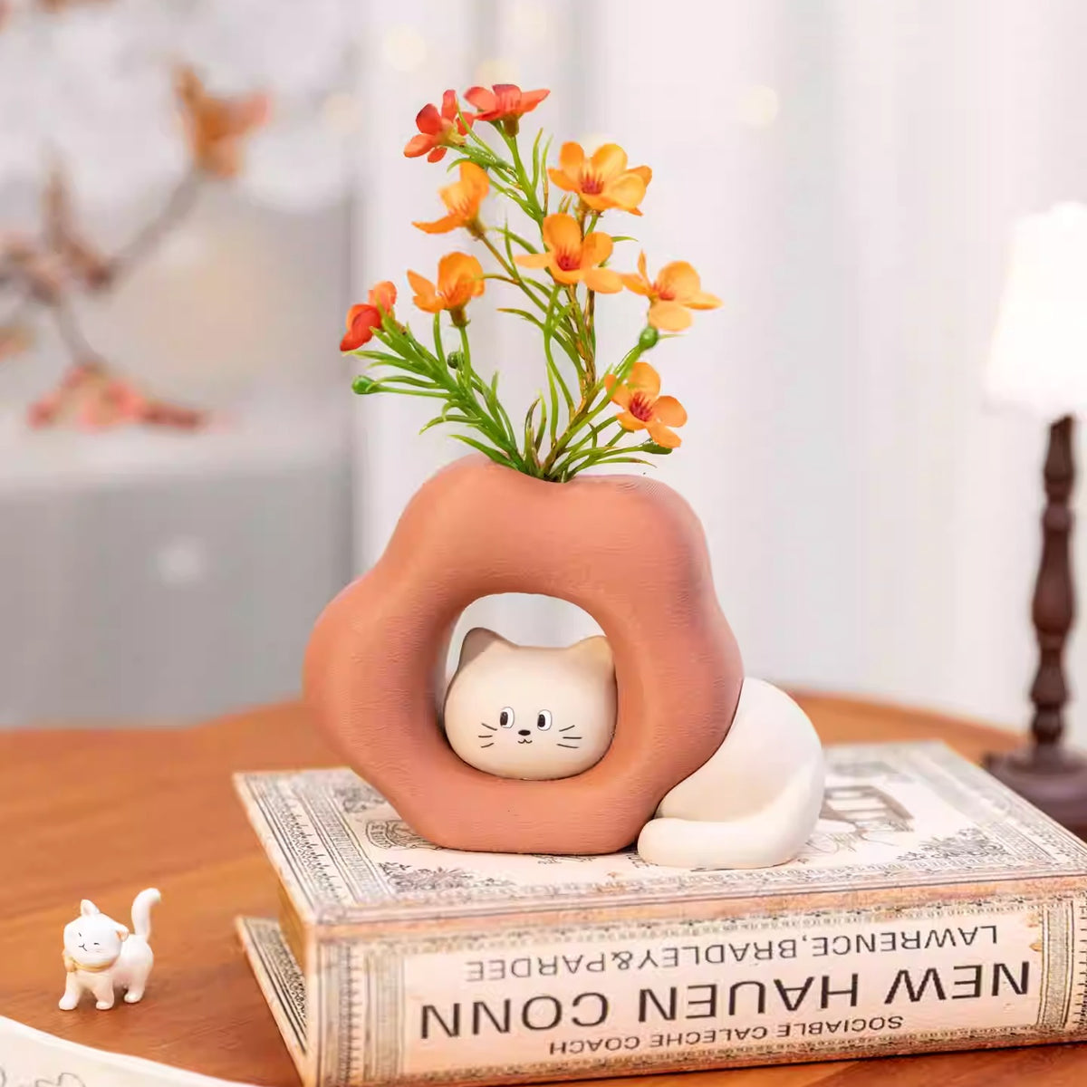 Mischievous Cat Vase and Artificial Flower Ornament