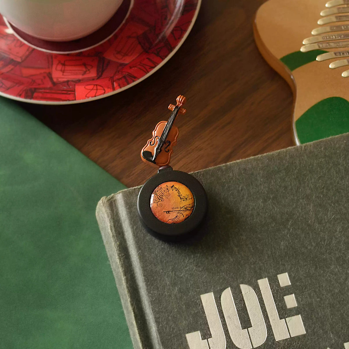 Retractable Violin Musical Bookmark