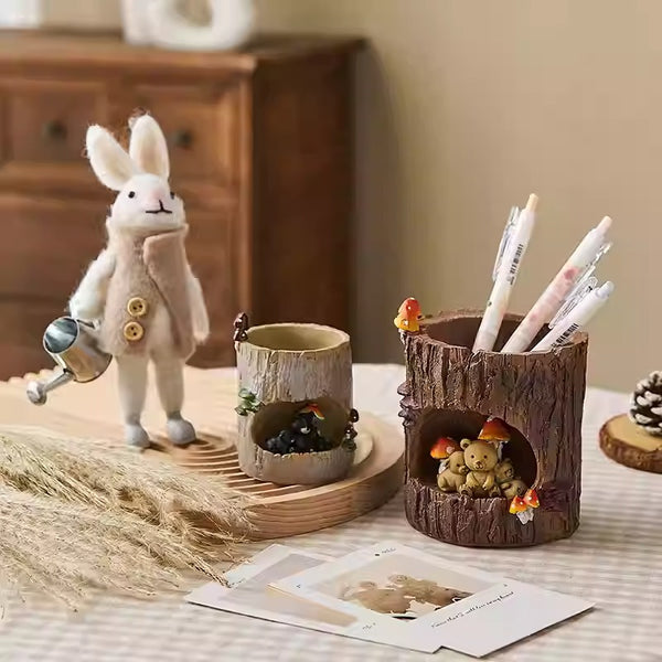Hedgehog Tree Hollow Pen Holder