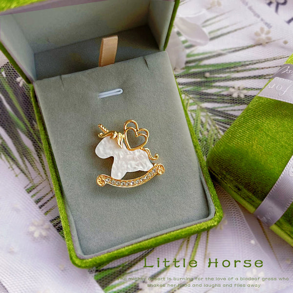 Little Horse Brooch Gift Set