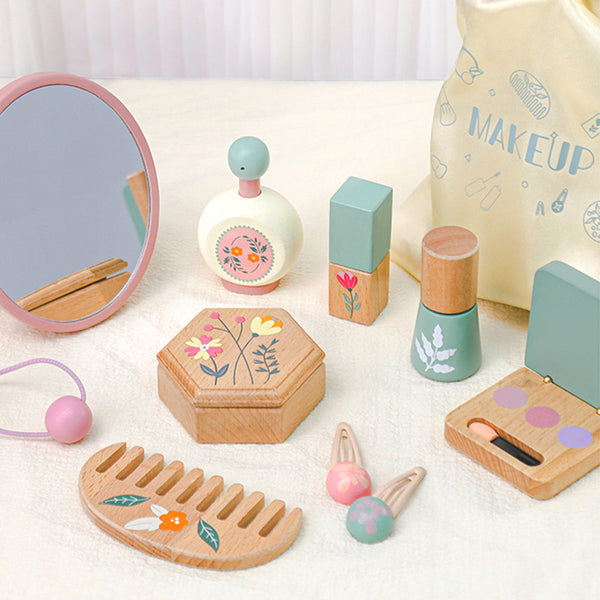 "Little Stylist" Wooden Make-Up & Beauty Kit with Bag
