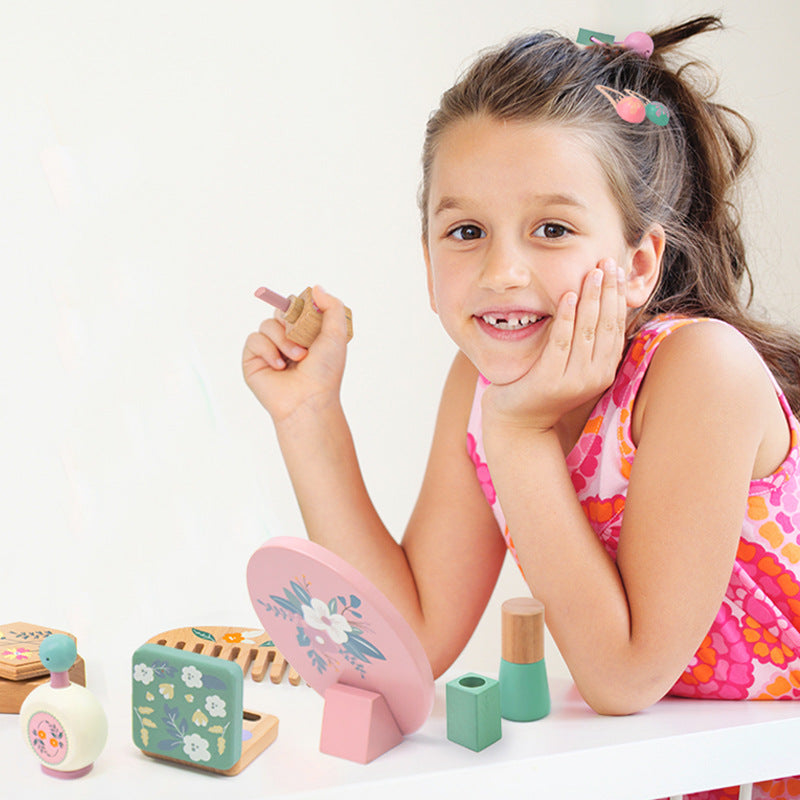 "Little Stylist" Wooden Make-Up & Beauty Kit with Bag Fantastik Curios