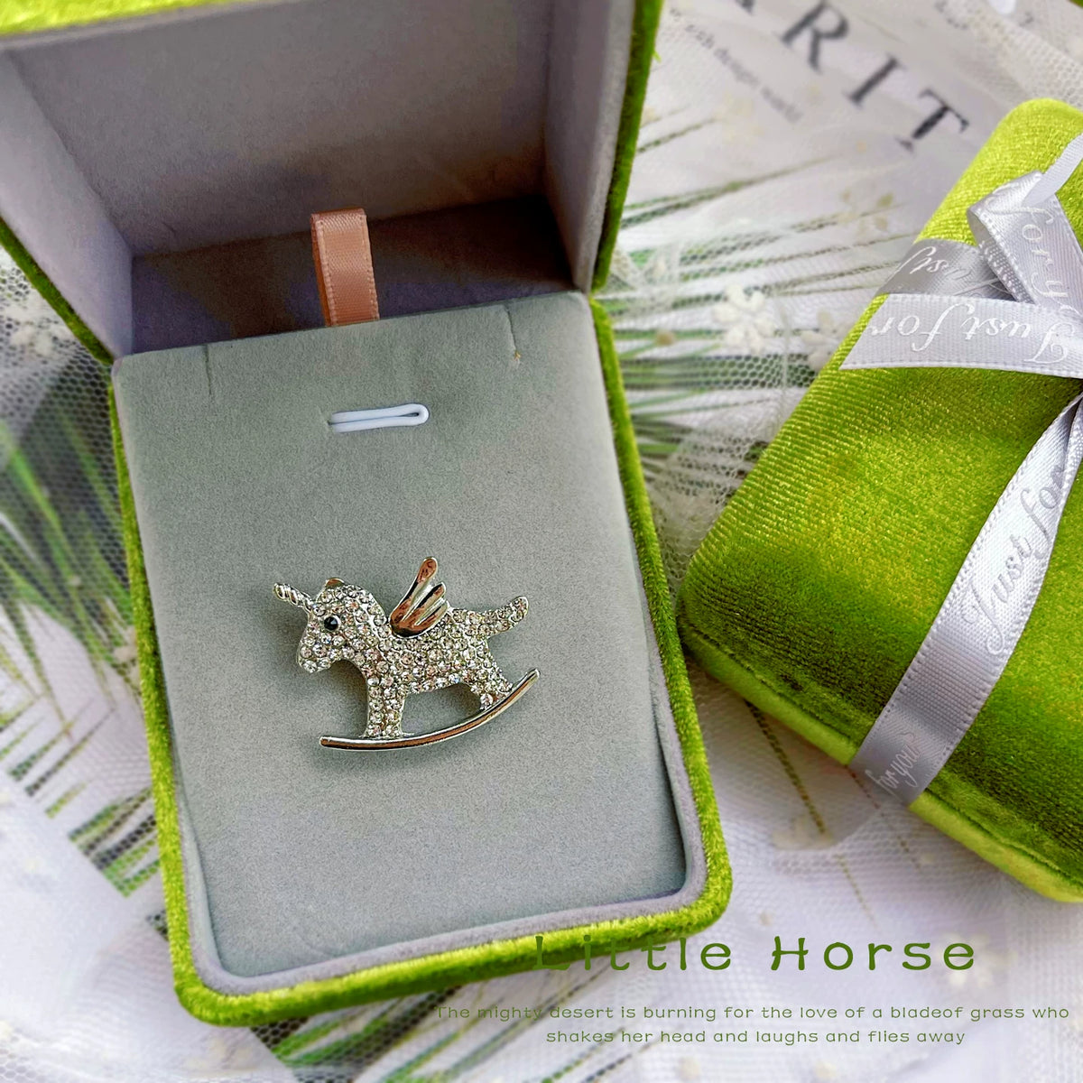 Little Horse Brooch Gift Set