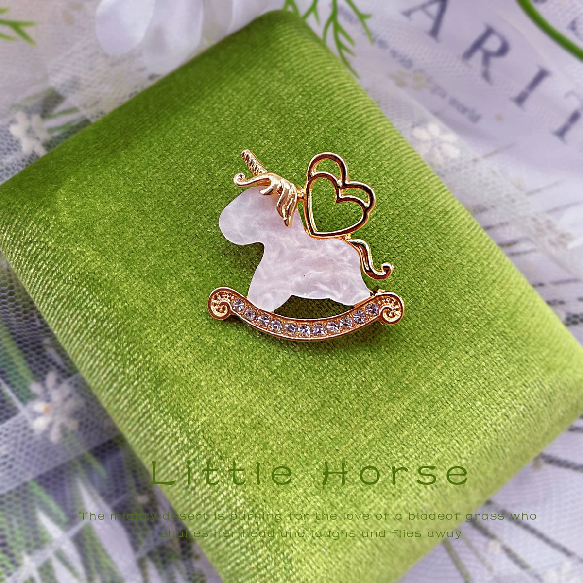 Little Horse Brooch Gift Set