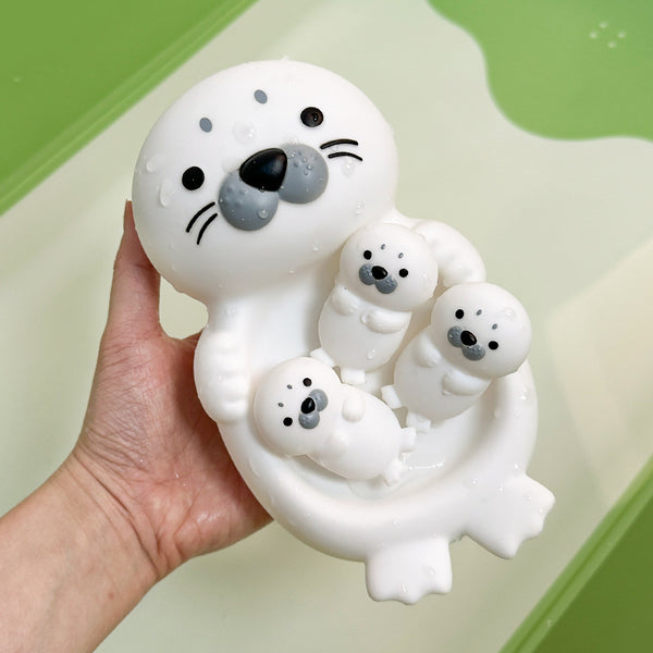 The Floating Families: Mould-Free Soft Bath Toy Set (Otter or Seal)