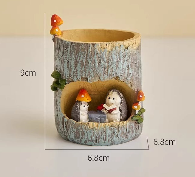 Hedgehog Tree Hollow Pen Holder